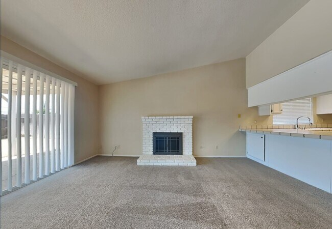 Building Photo - 1586 Valley Meadows Dr