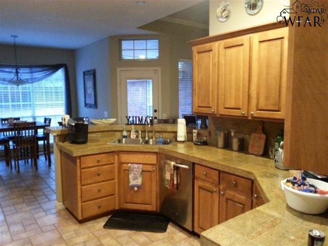 Foto del edificio - 4220 Canyon Trails Dr