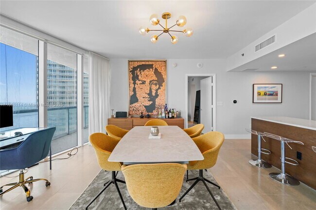 Foto del edificio - 465 Brickell Ave