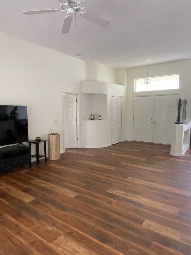 Foto del edificio - 6333 Paria Ct