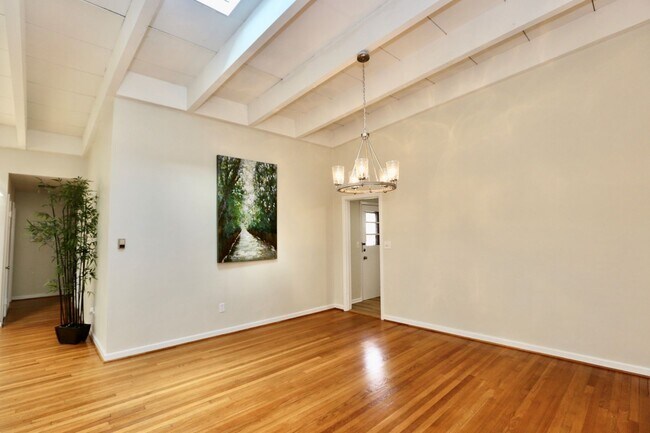 Foto del edificio - Ready 02-23-26!! Reserved Parking, Pet Friendly - Centrally Located Near Several Bases & Intersta...