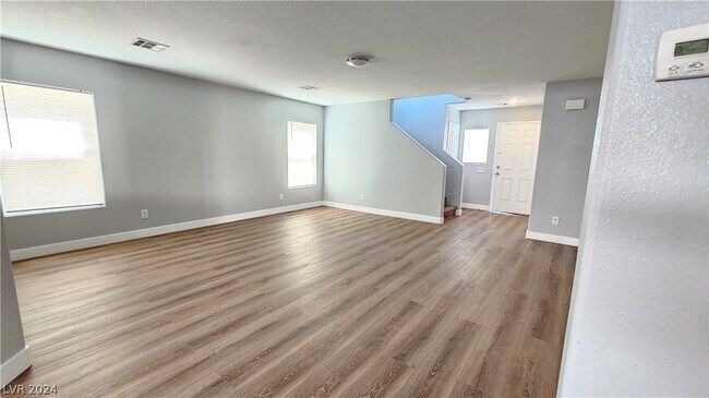 Building Photo - 628 Port Talbot Ave