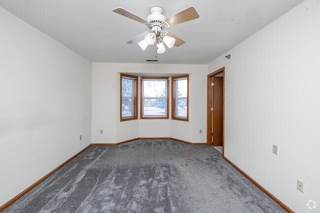 2BR, 2BA - 1,200SF - Bedroom - Milestone Properties