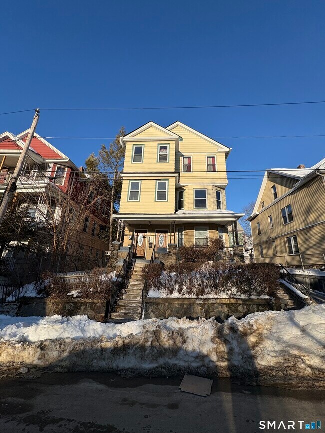 Building Photo - 37 Eastwood Ave