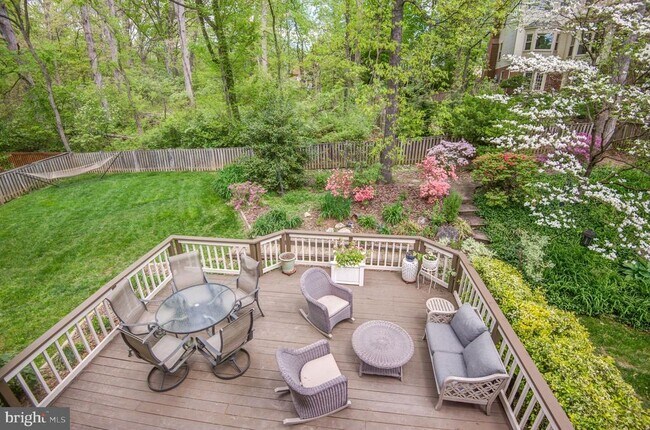 Foto del edificio - 2652 Oakton Glen Dr