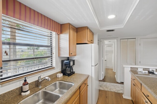 Foto del edificio - 600 Neapolitan Way