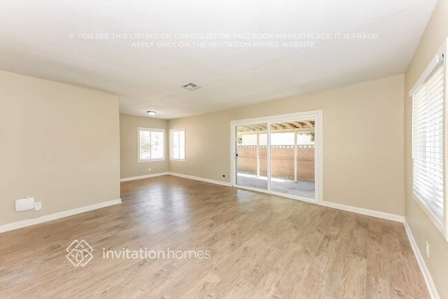 Foto del edificio - 16158 Randall Ave