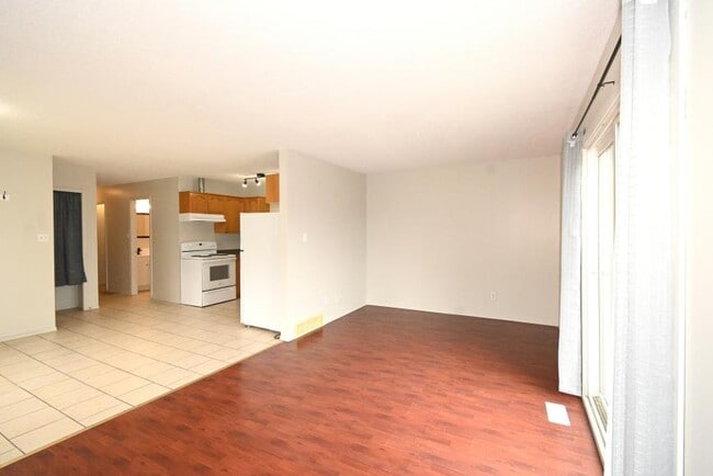 Building Photo - 3 bedroom in Prince George BC V2L 2L9