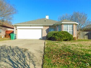 Building Photo - 2305 Wildwood Ln