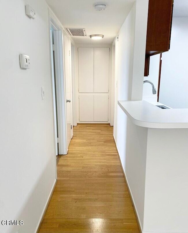 Foto del edificio - 4018 Camero Ave