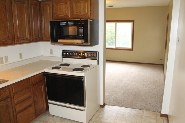 Kitcchen - 412 Cottage Ave