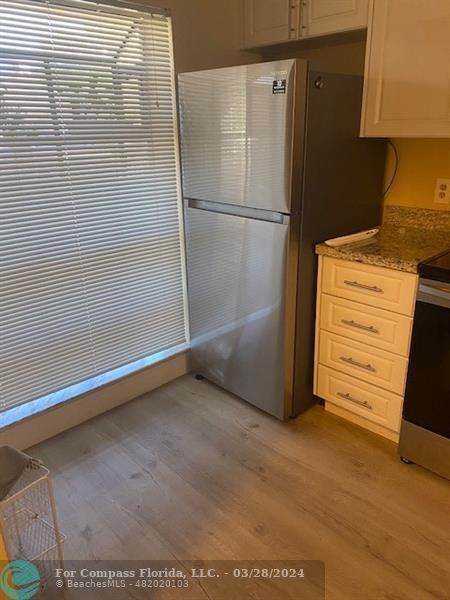 Foto del edificio - 2379 SW 15th St