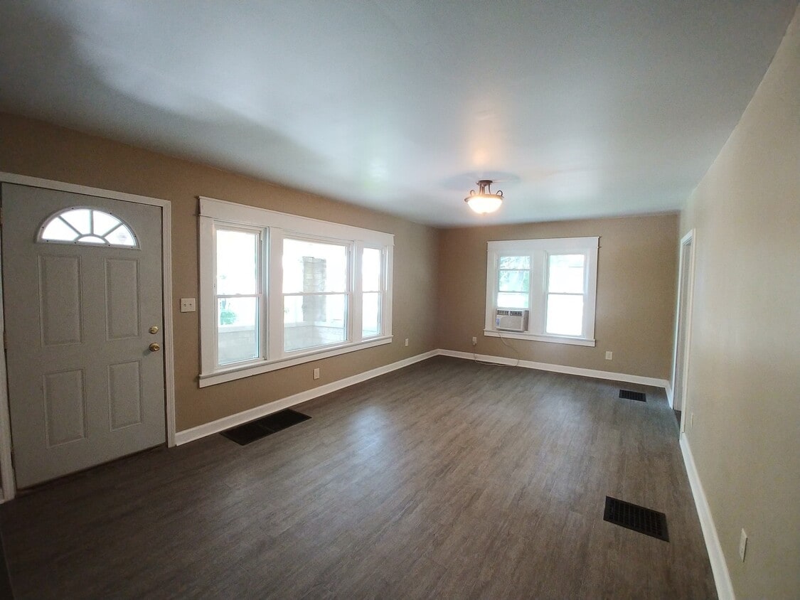 Building Photo - 407 S Lincoln St