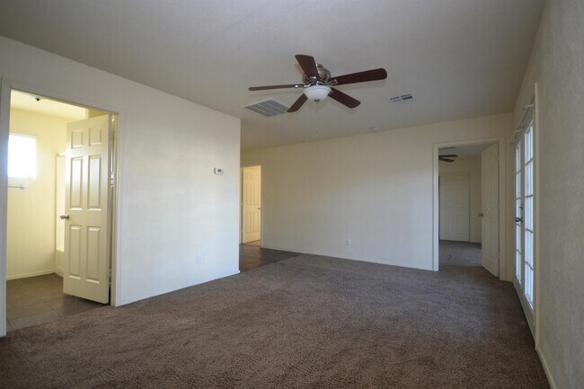 Building Photo - 2145 Redondo Ln
