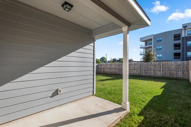 Building Photo - 2711 Totley Rd