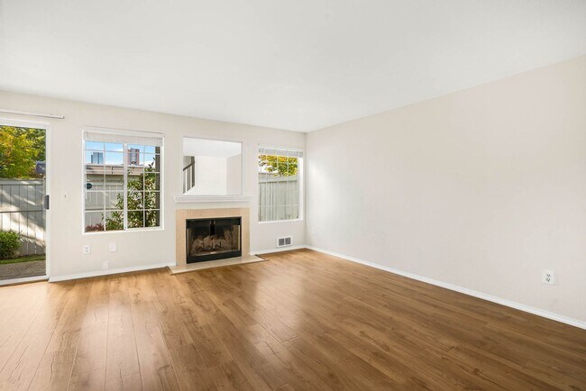 Foto del edificio - 616 122nd Ave NE