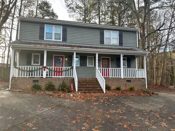 Foto principal - Charming 3-Bedroom Duplex for Rent in Cary!