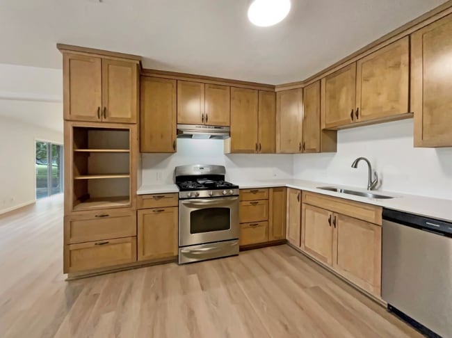 Foto del edificio - 6805 Crystalbrook Dr