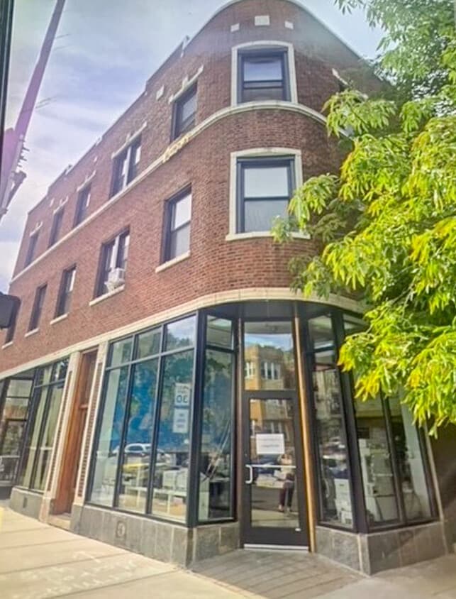 Primary Photo - 4958 N Damen Ave