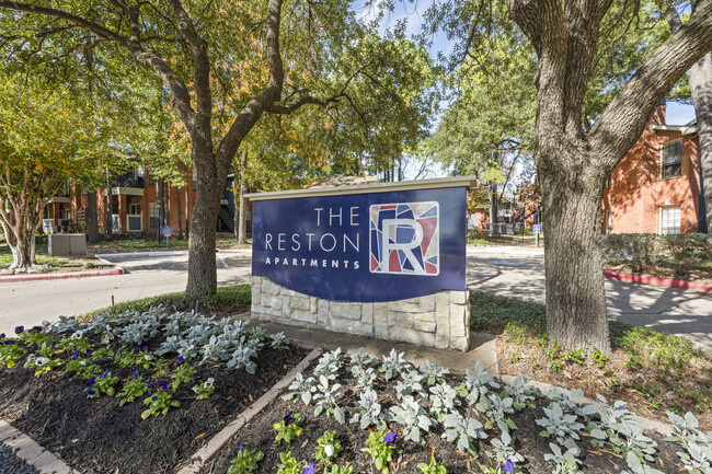 Building Photo - The Reston Apartments