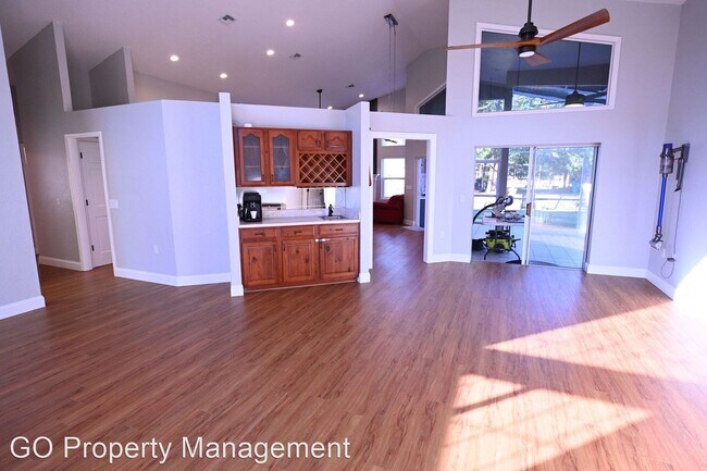 Foto del edificio - 4 br, 3 bath House - 3100 S. Indiana Ave.