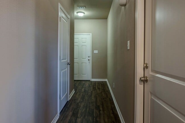 Foto del edificio - The Best New Townhome Community in BCS!