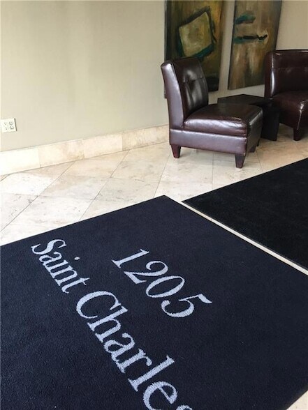 Foto del edificio - 1205 St Charles Ave