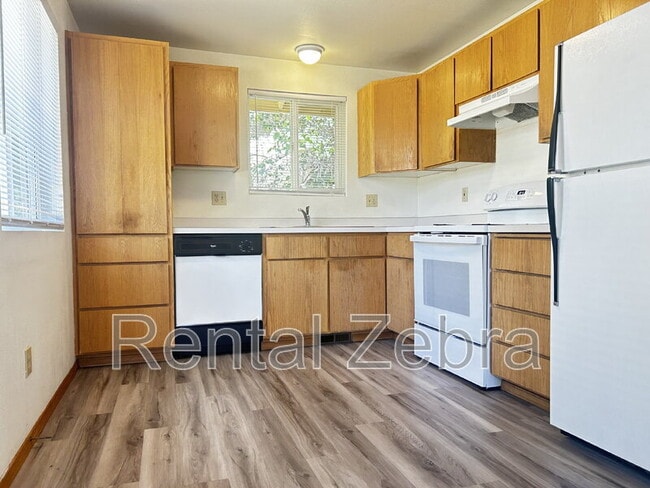 Foto del edificio - 1812-1818 NE Wichita Way