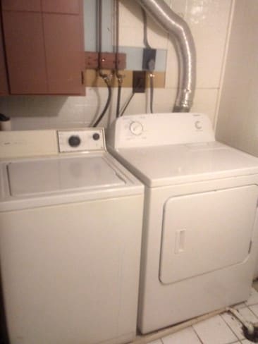 Foto del edificio - 6826 Supreme Ct