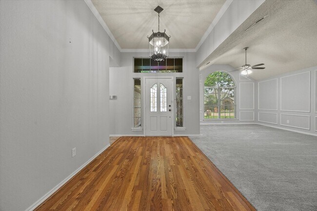 Building Photo - 2329 Penrose Dr
