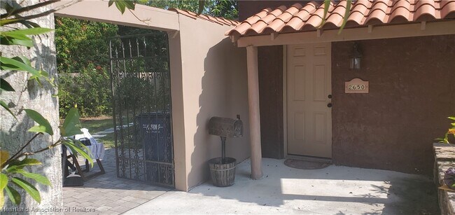 Foto del edificio - 2650 Lakeview Dr
