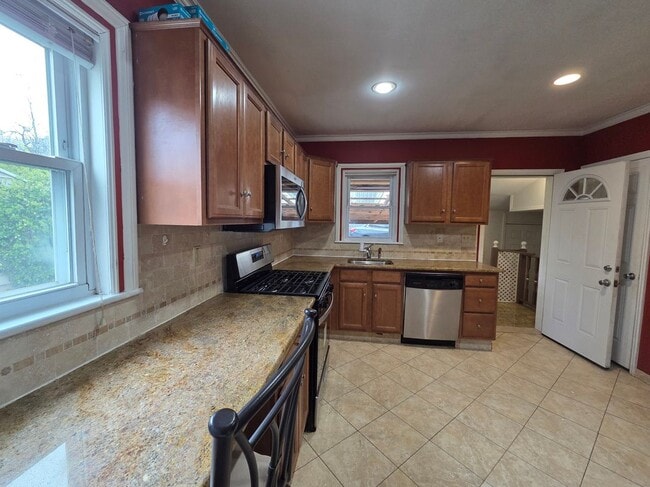 Building Photo - 289 Burgess Pl