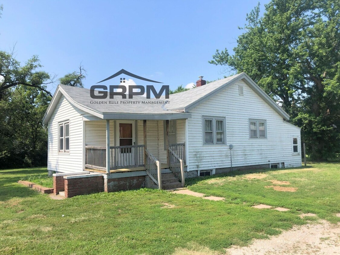 2817 N Waldron St, Hutchinson, KS 67502 House Rental in Hutchinson