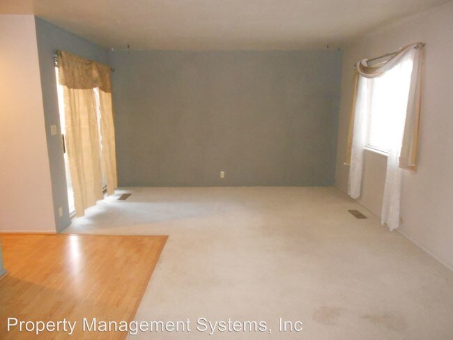 Foto del edificio - 4842 S Highland Cir
