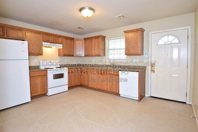 Foto del edificio - 6018 S Newport Ave