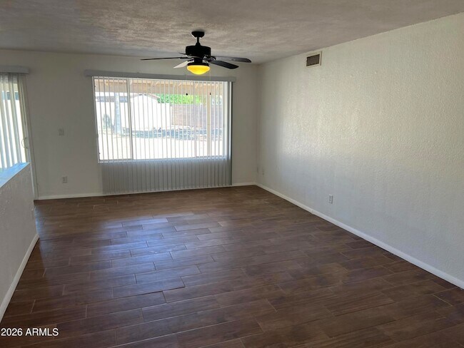 Foto del edificio - 12605 N 42nd Ave