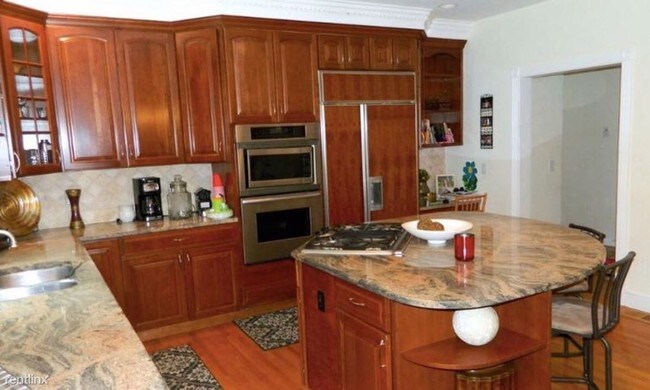 Building Photo - 4 br, 4 bath House - 340 Maynard Rd
