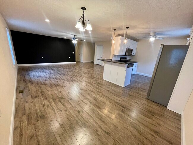 Foto del edificio - 224 Homewood Blvd