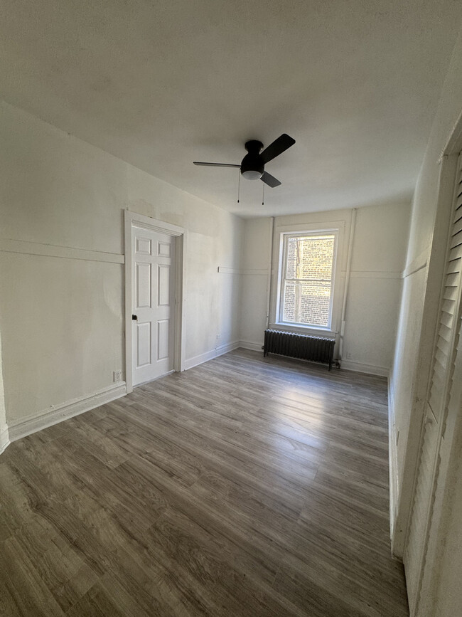 Foto del edificio - 1045 E 73rd St