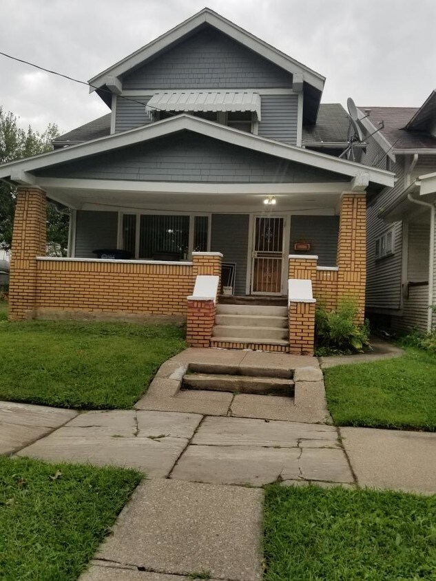 Primary Photo - 2746 Elm St