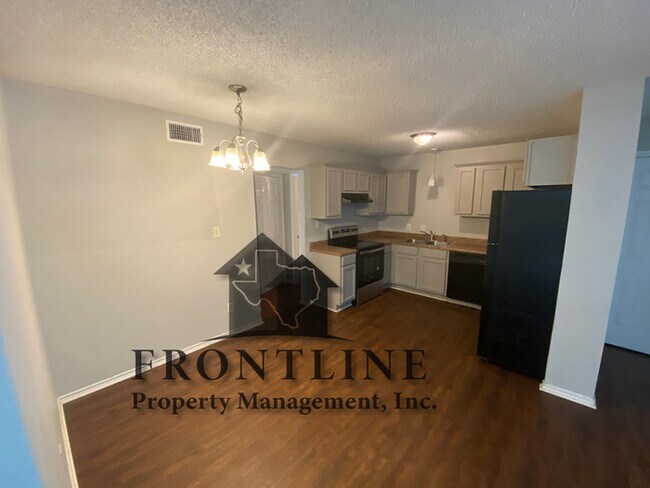 Building Photo - 6752 Trail Lake Dr