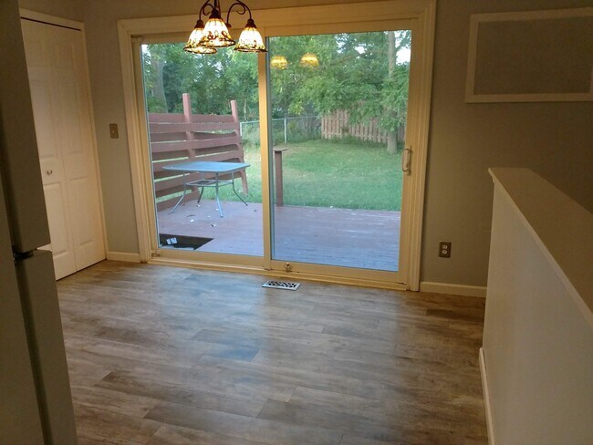 Foto del edificio - 2063 Champagne Dr