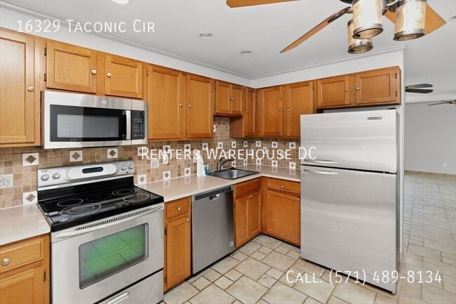 Building Photo - 16329 Taconic Cir