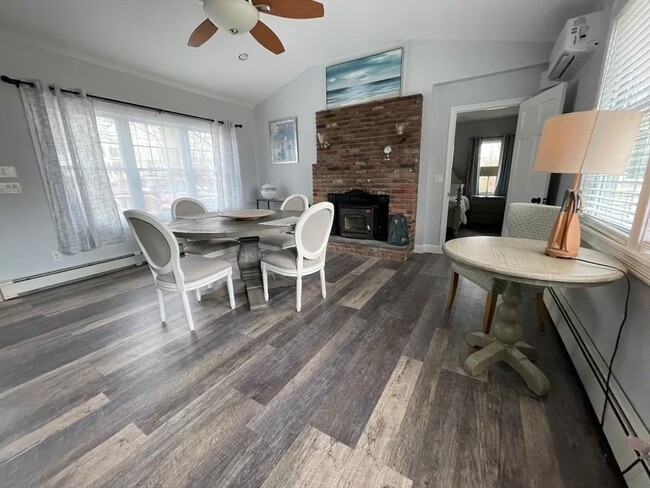 Building Photo - 297 Swansom Rd