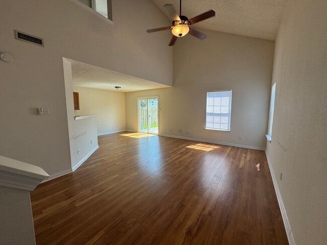 Building Photo - 1209 Porchester Ln