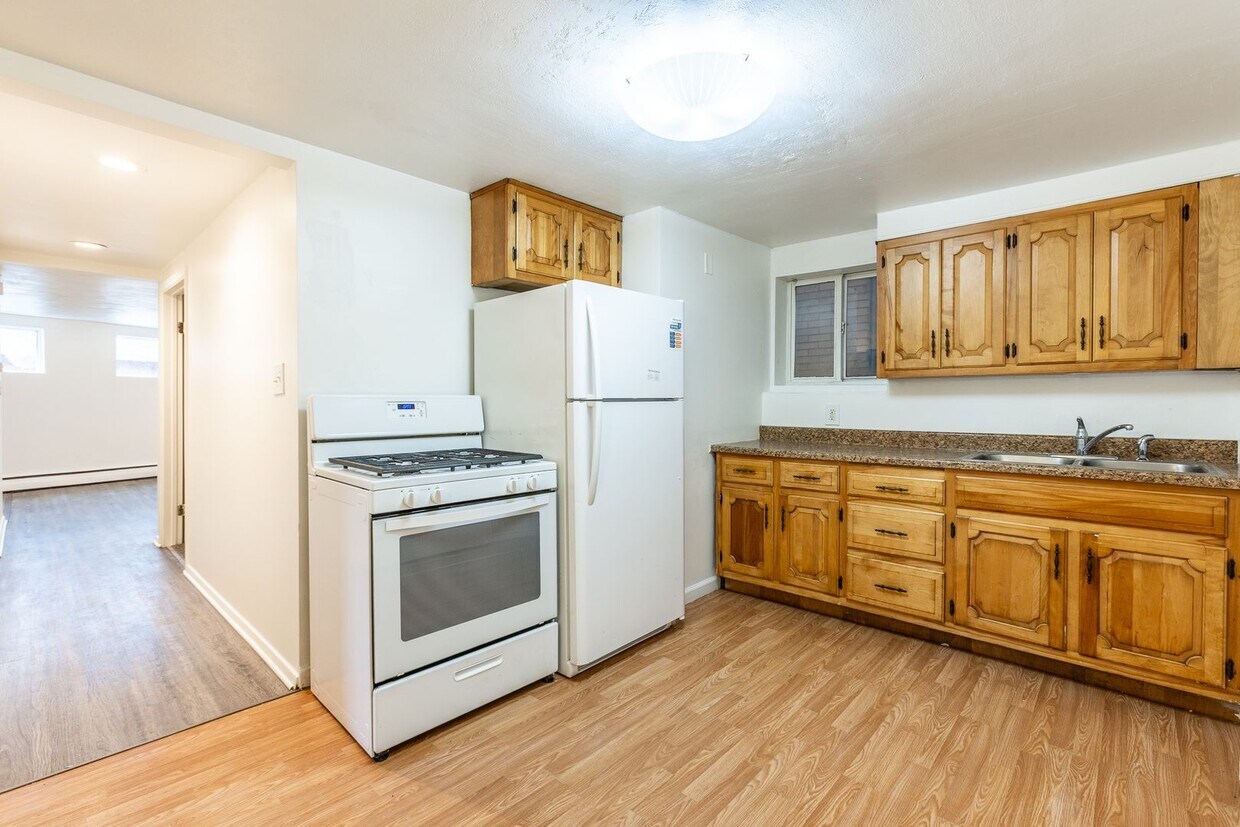 Primary Photo - 2233 Arlington Ave