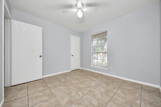Building Photo - 3806 Charriton Dr