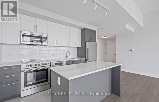 Photo du bâtiment - 664 Spadina Ave.