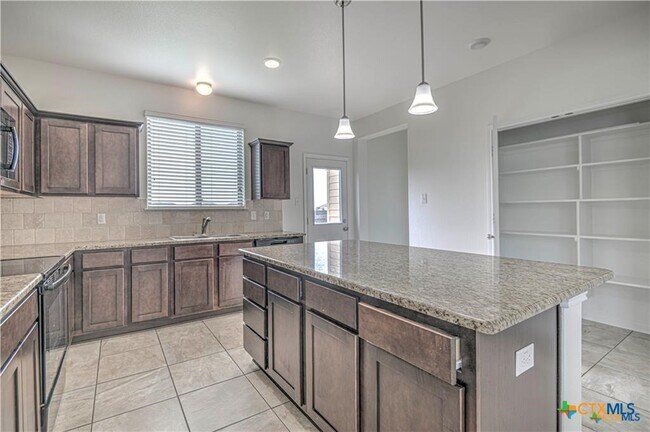 Foto del edificio - 1070 Spring Terrace Loop