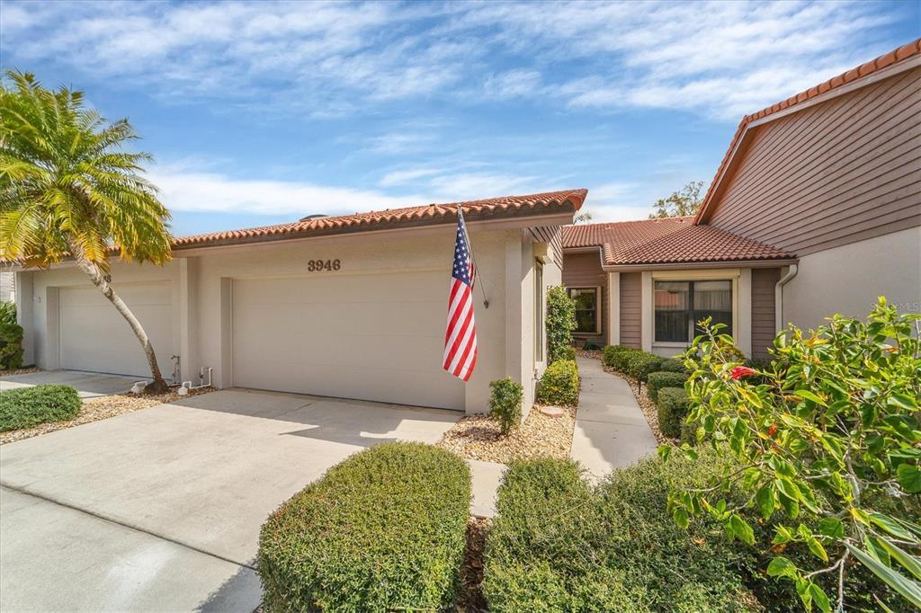 Primary Photo - 3946 Wilshire Cir E